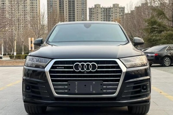 18款加版奥迪Q7豪华舒适型七座引领新的风潮天津保税最低成交价
