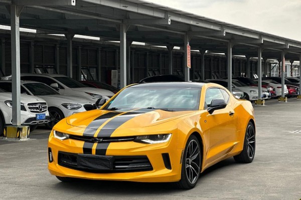 18款大黄蜂科迈罗2.0T自动1LT硬顶RS科技包个性跑车大马力出袭