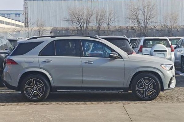 18款奔驰GLE400加版SUV多少钱奔驰GLE400平行进口5座全新配置