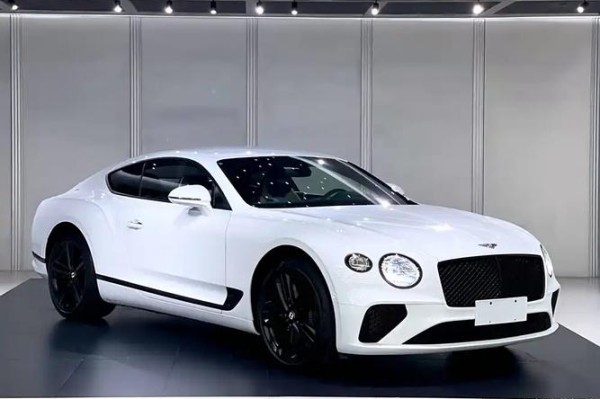 18款欧版宾利欧陆GTS6.0T大排量百公里提速再次突破现车狂甩