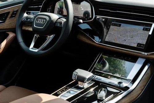 18款奥迪Q7加版七座非凡的舒适性驾控表现完美