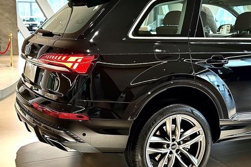 18款加版奥迪Q7 3.0T科技版七座金色越野奥迪Q7全时四驱SUV 促销