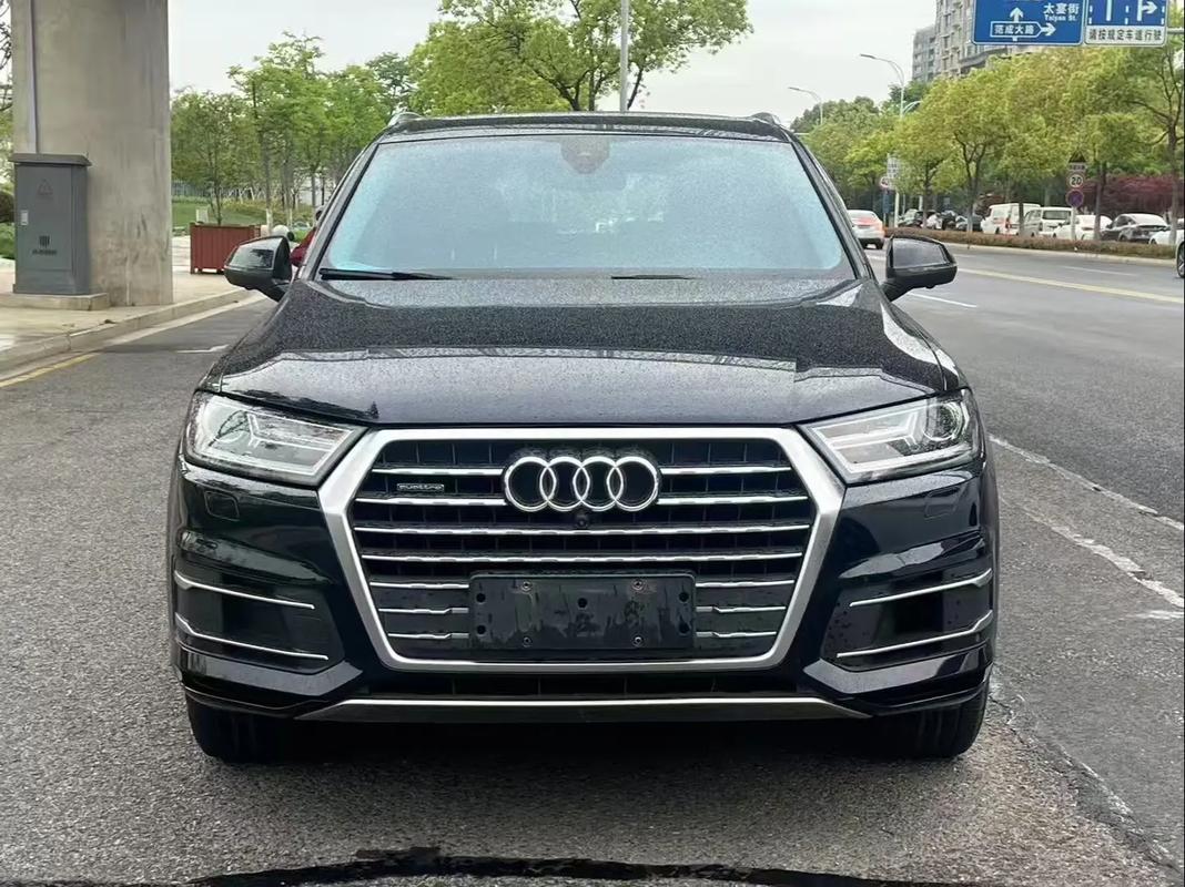 17款奥迪Q7加版3.0T现车最低报价多少钱奥迪Q7配置详解评测
