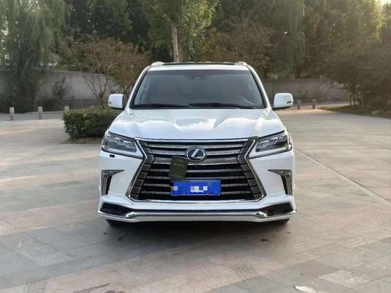 17款雷克萨斯LX570大八座动力储备充足雷克萨斯LX570高端大气SUV