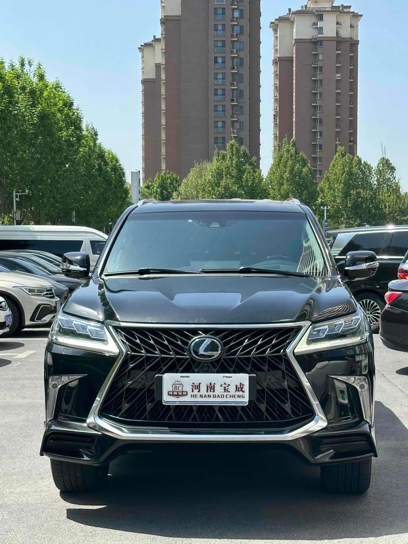 18款中东版雷克萨斯LX570阳刚显干练干净利落价格大幅度下调