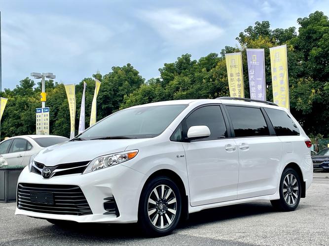 18款丰田塞纳两驱配置性能价格丰田塞纳四驱加规版优惠促销