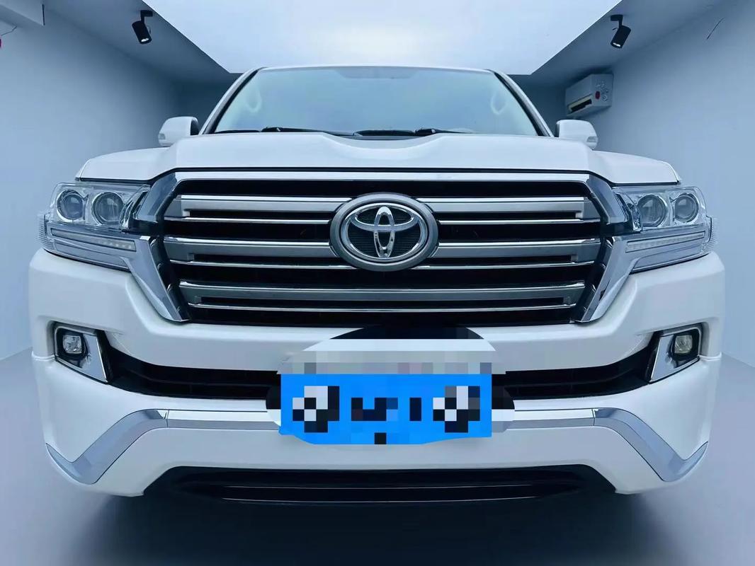 18款丰田酷路泽5700试驾评测中东版丰田酷路泽5700促销可分期