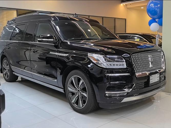 18款加版林肯领袖一号霸气尊贵时尚典雅最新款改装配置和报价