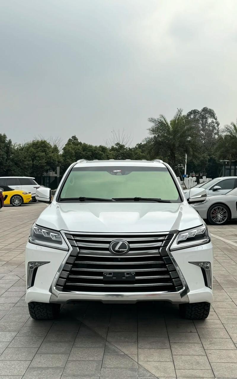 18款加版雷克萨斯LX570八座标配全时四驱夏季优惠价格合适正选