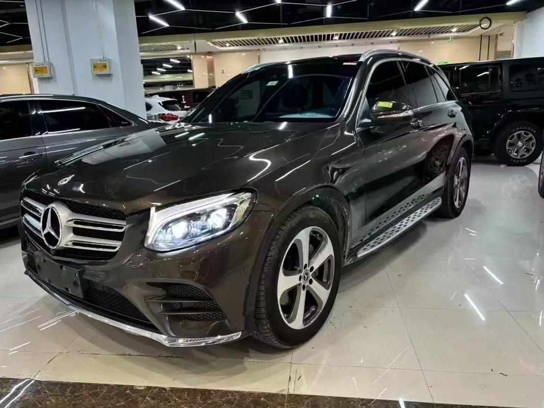 18款墨版奔驰GLC300首先车型防碰撞技术升级天津大量促销价格