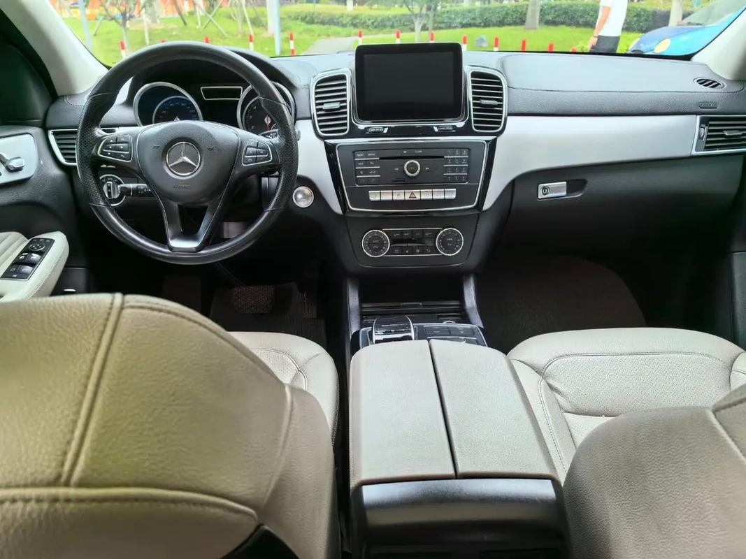 18款奔驰GLE400中东版豪华SUV颜值担当奔驰GLE400加版多少钱