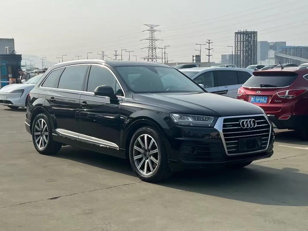 18款奥迪Q7舒适七座防爆胎无惧挑战优质现车天津最新最低报价