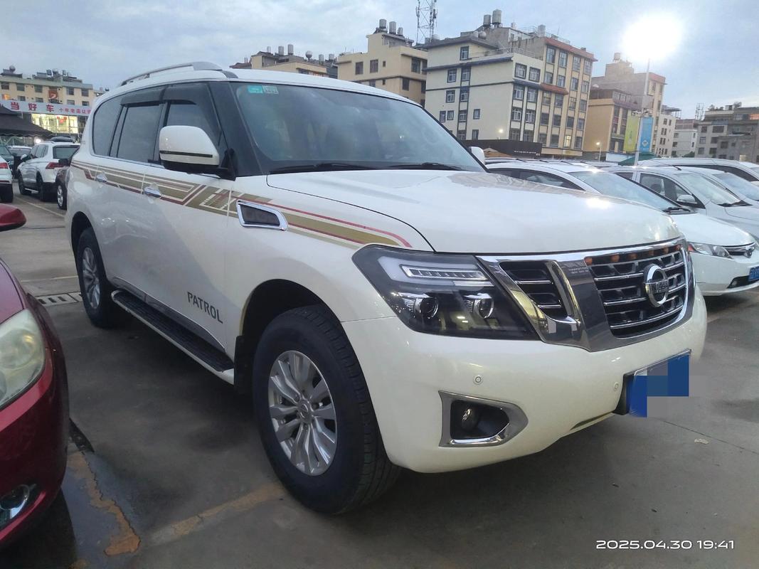 18款尼桑途乐4.0Y62中东版豪华气息释放途乐4.0L七座越野现车价格