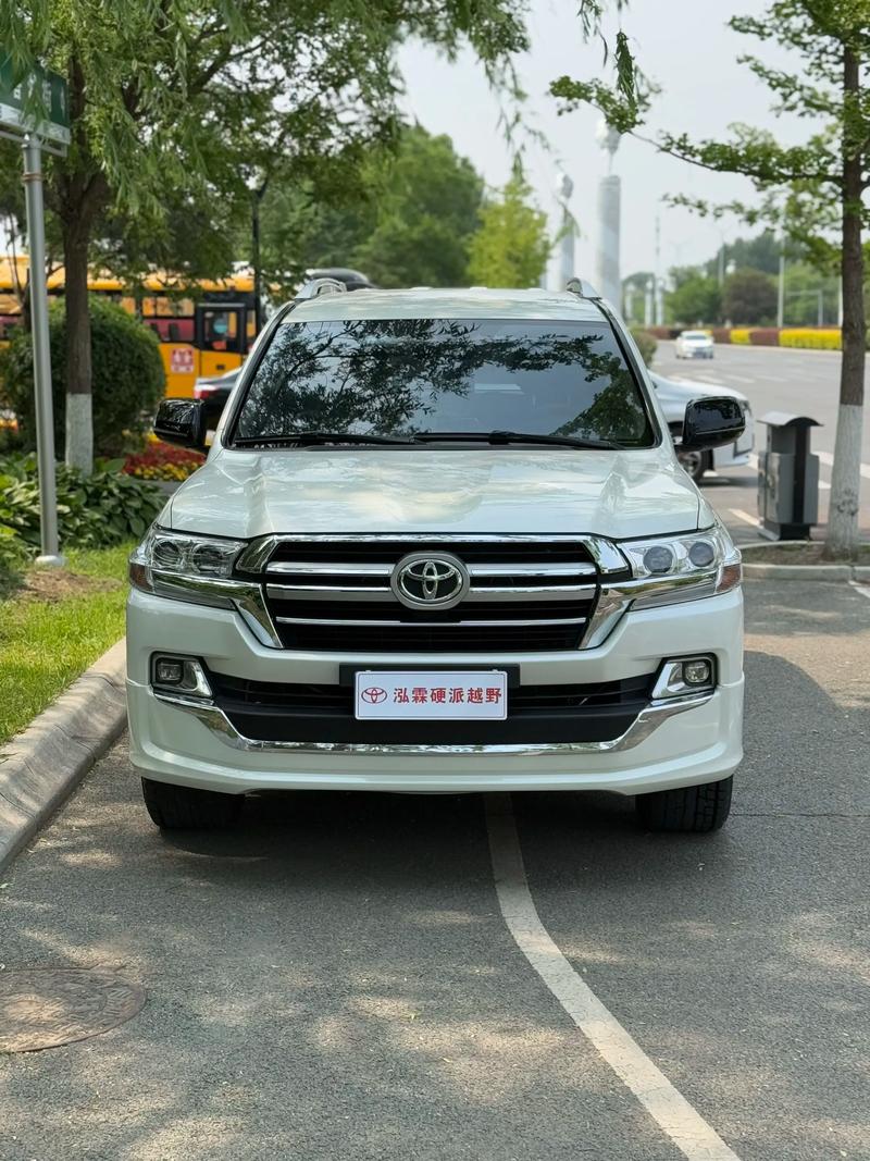 2023款红旗E-QM5 560KM PLUS上市 售价19.98万