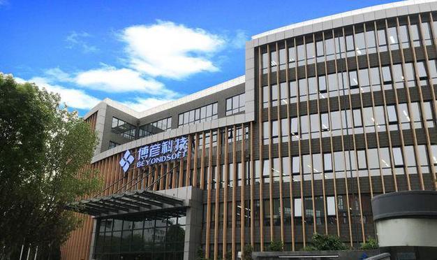 520浪漫助攻,哈弗枭龙贴心呵护从容出行 520浪漫助攻,哈弗枭龙贴心呵护从容出行
